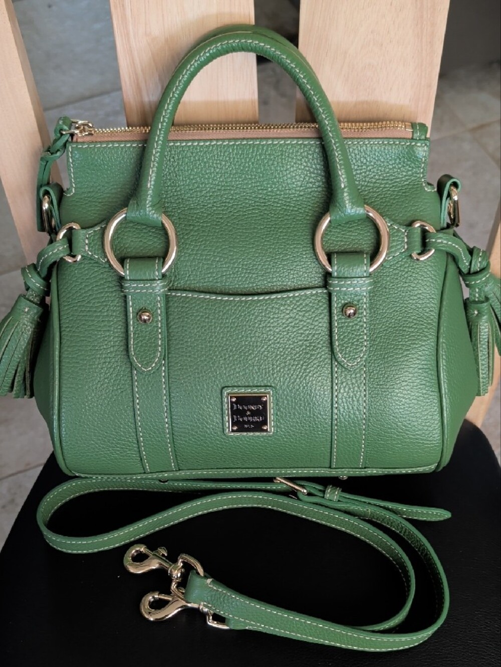 Dooney & Bourke Lucca Leather Satchel (V1750204) (Style #BLUCA2507GSGS) EUC
